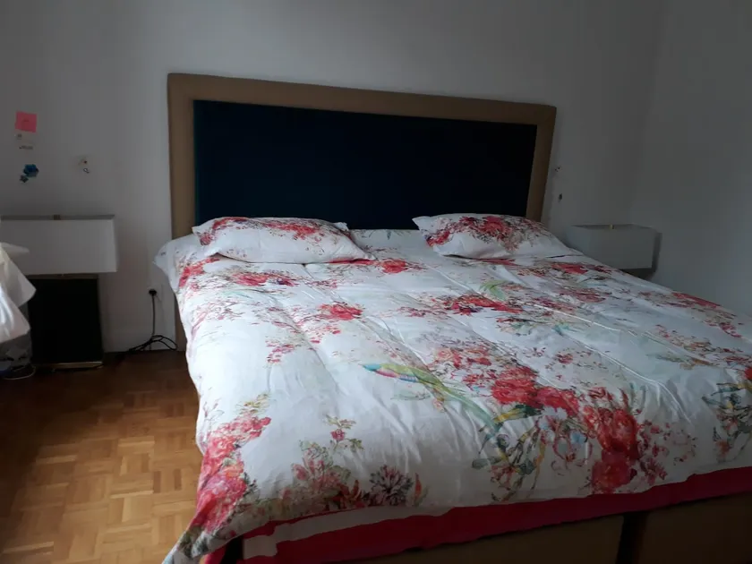 Luxury apartment next to the river - Image 1