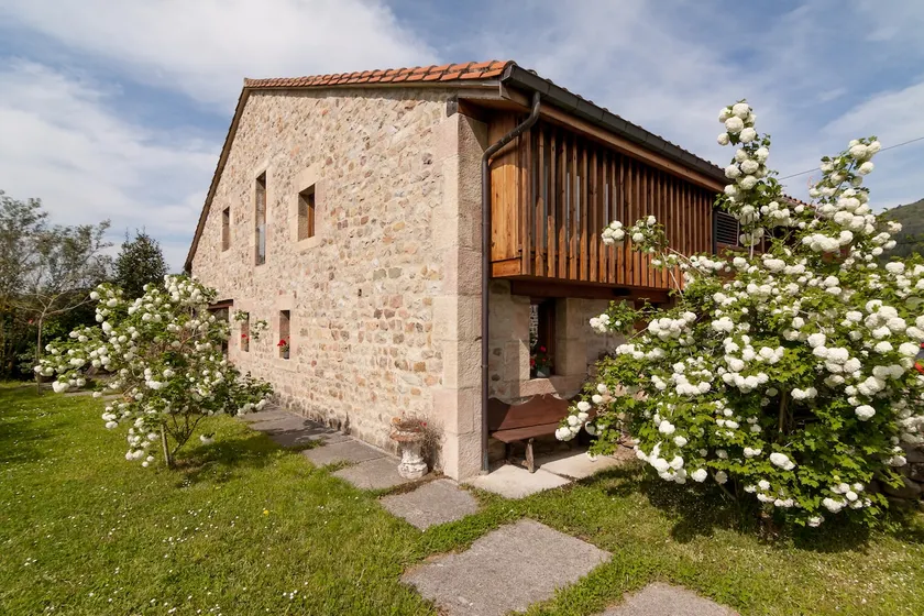 A quiet retreat space designed by an architect. 1000 Mb Wi-Fi - Image 1