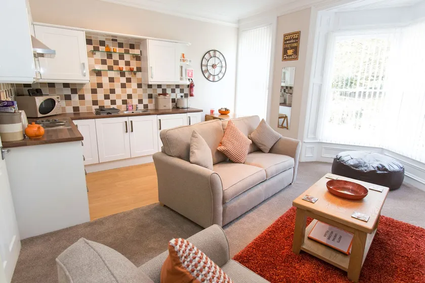 Knotts Landing in central Whitby, sleeps 4 - Image 1
