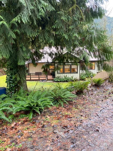 Cottage on Cornell Creek - Image 1