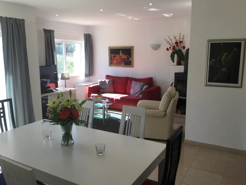 Sunny apartment near beach w roof deck/fireplace - Image 1