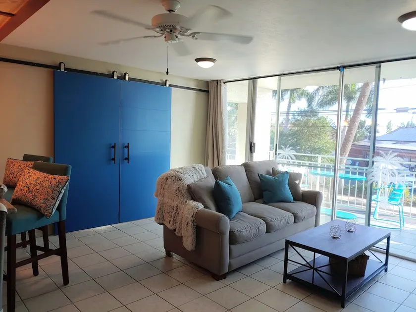 Spacious 1 Bedroom Suite with Ocean Views sleeps 4 - Image 1