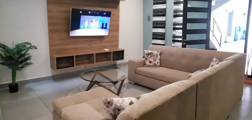New San Carlos Apartment - Image 1