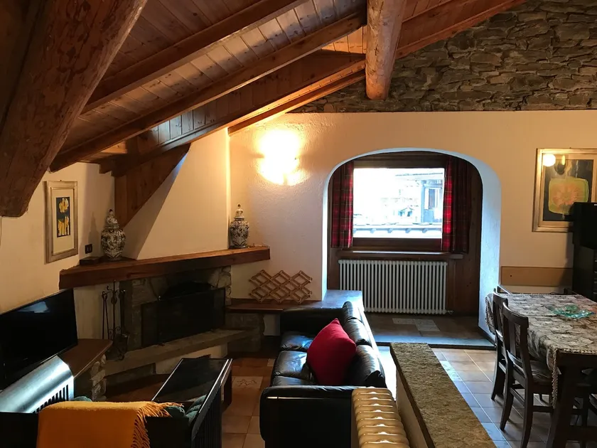 Magnifique loft 2 chambres avec jardin et mont. Vue blanche - Image 1