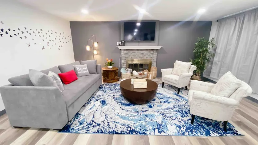 Exquisite 5BR Staycation Home close to Knott's Berry Farm and Disneyland - Image 1