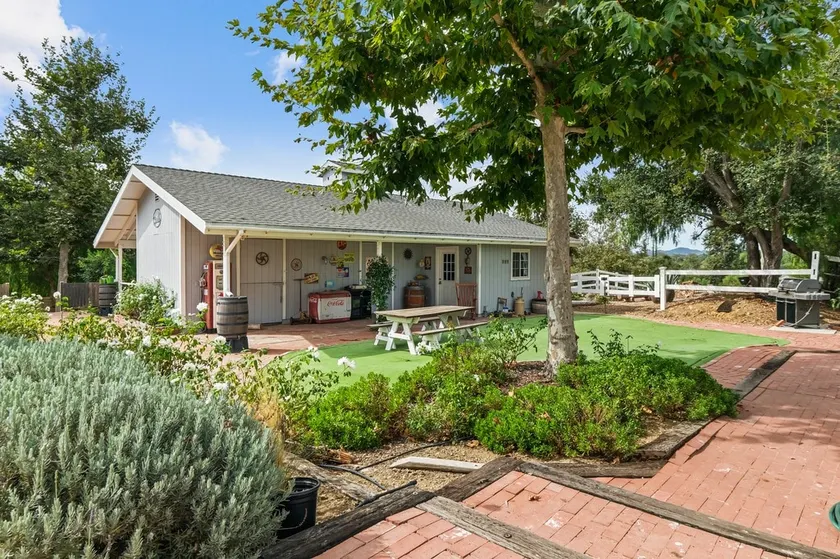 Lynn Ranch-Ideal Location-No Service Fee! - Image 1
