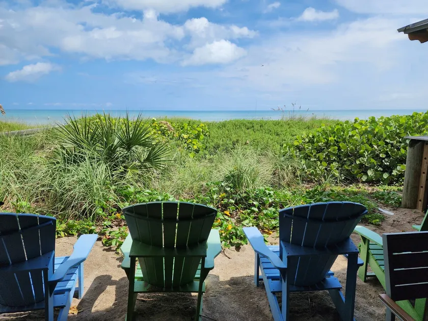 Beach Villa (King Bed) 1.5 Miles From The Beach - Image 1