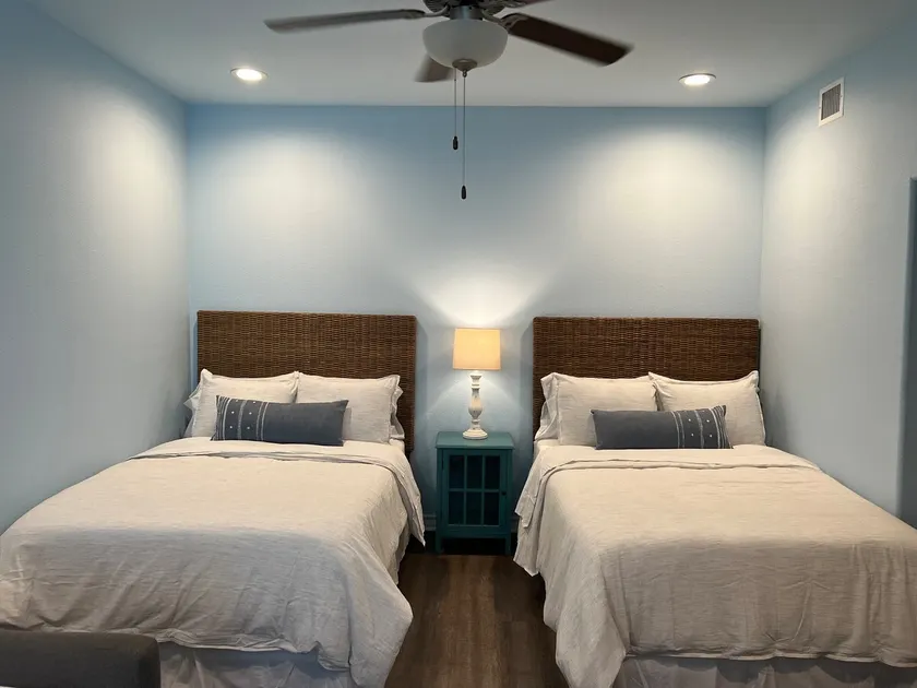 Charming Studio with Pool & Beach Access - Image 1
