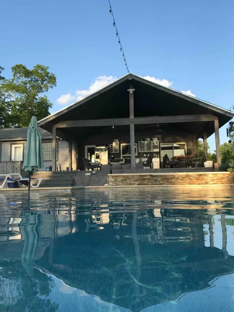 River Retreat, 15 Miles from Austin - Image 1