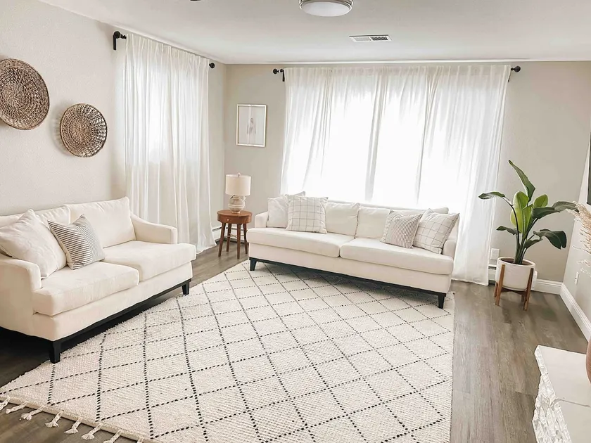 Modern 4 Bedroom Home - Image 1