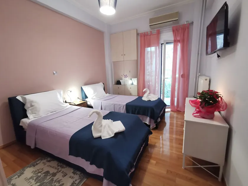Glamorous 2bedroom flat Athens - Image 1