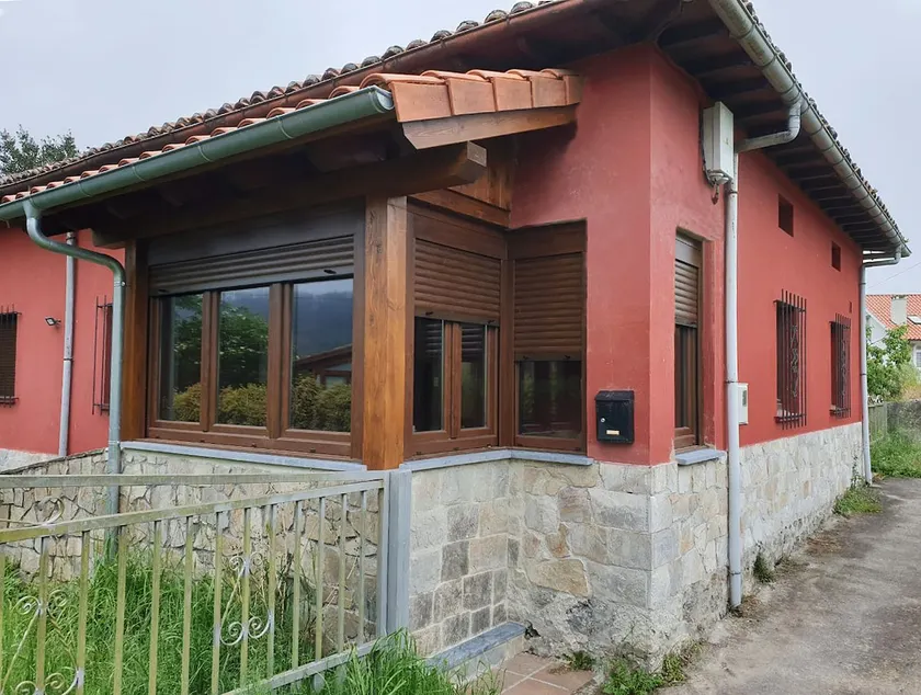 Chic country house with land and barbecue - Image 1