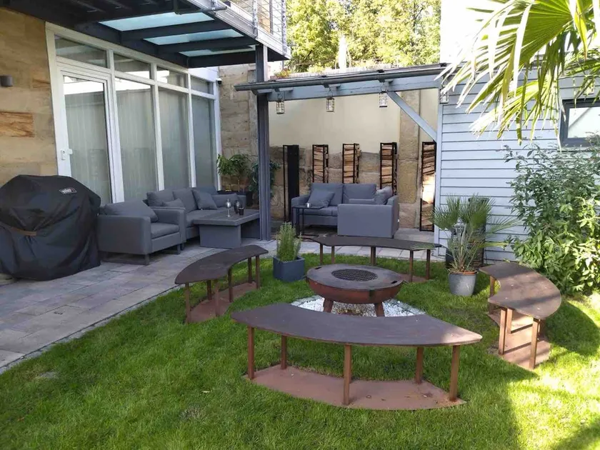 5-star luxury villa in the city center - Image 1