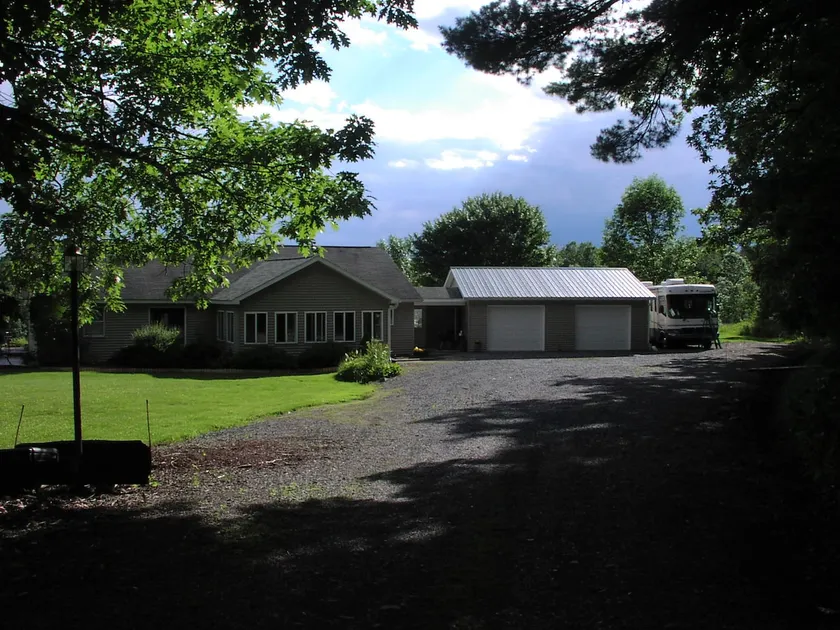 Haven Woods, quiet house, minutes to Ithaca w/ AC - Image 1