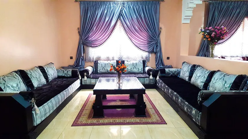 Charming and Spacious Villa - Full Floor (130 m²) - Image 1
