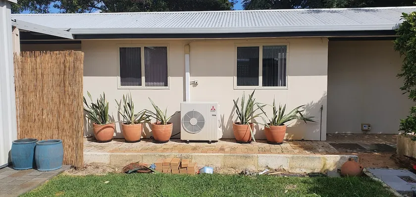 2x1 granny flat close to Perth Airport - Image 1