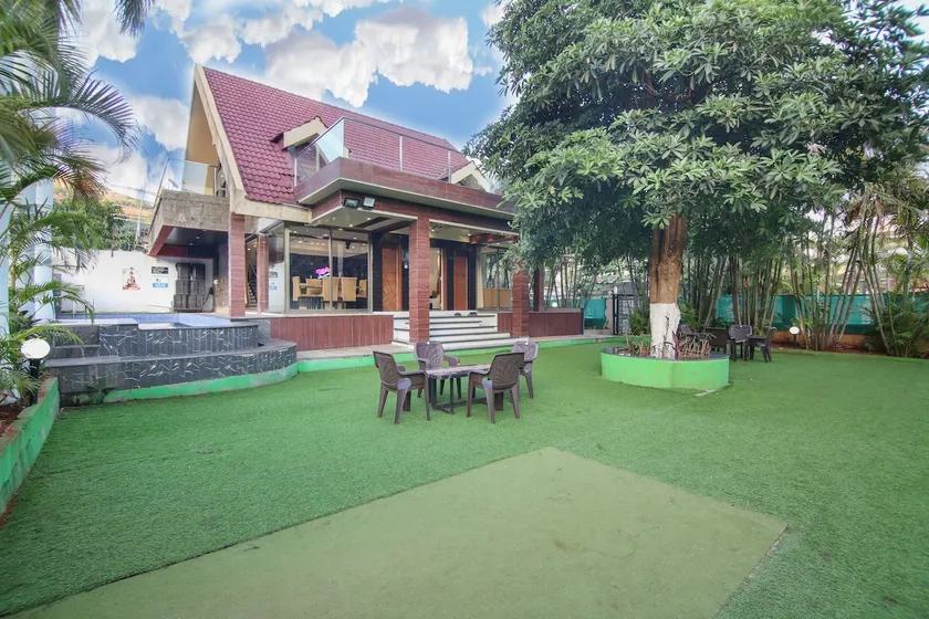 Titto's Villa 4.5BHK Pool, Jacuzzi & Rainshowers. - Image 1
