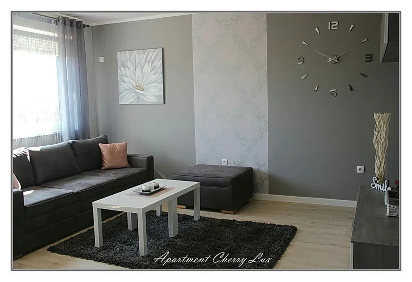 Apartment Cherry - Image 1