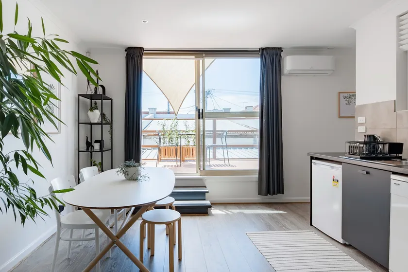 Cozy Nook Apartment in the Heart of Seddon Village - Image 1