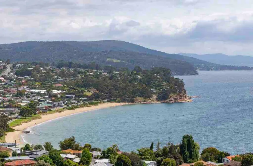 Tranquil Retreat with Stunning Ocean/MountainViews - Image 1