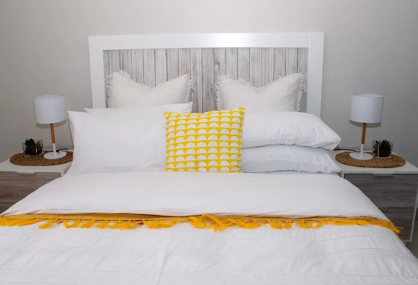 ⭐️ Contemporary - Clean & Comfortable Apartment ⭐️ - Image 1