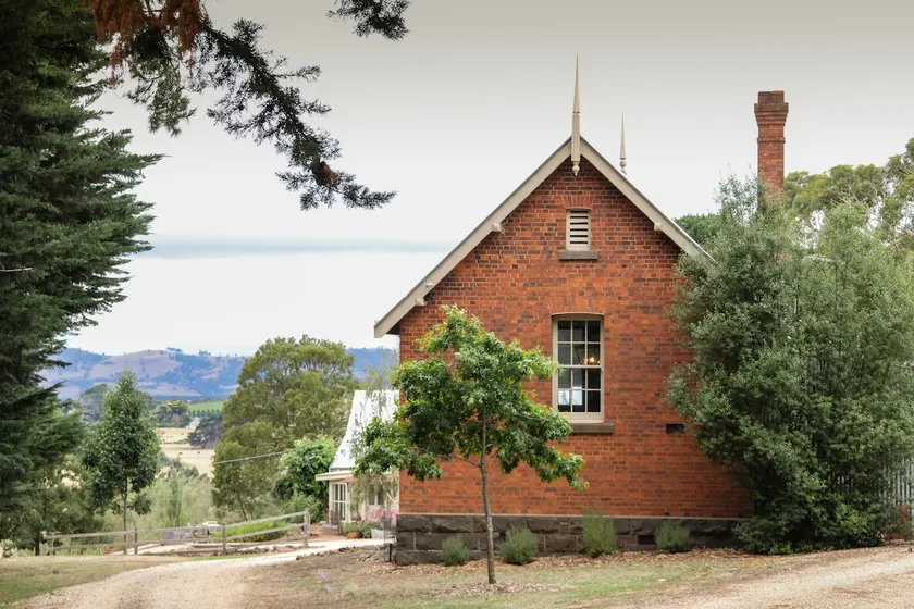 Boutique Retreat in Macedon includes Hot Breakfast - Image 1