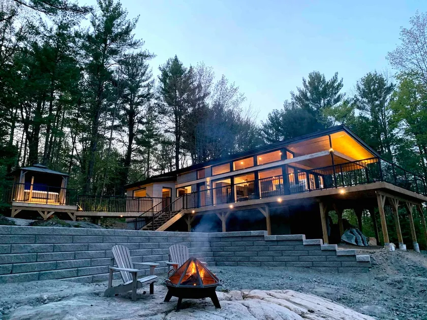 Tiny Luxury Cottage with Hot Tub - Image 1