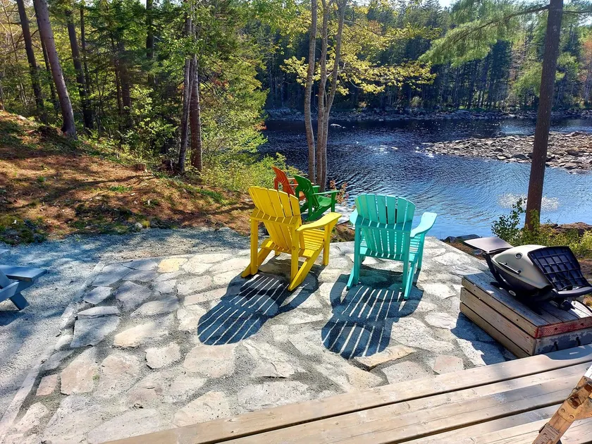 Tidal Bliss: cozy cottage on ever-changing river - Image 1