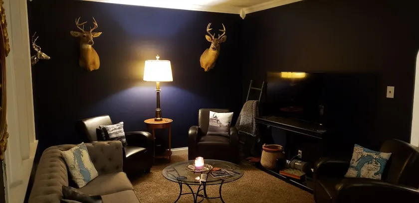 Well furnished 3br bungalow in downtown area - Image 1