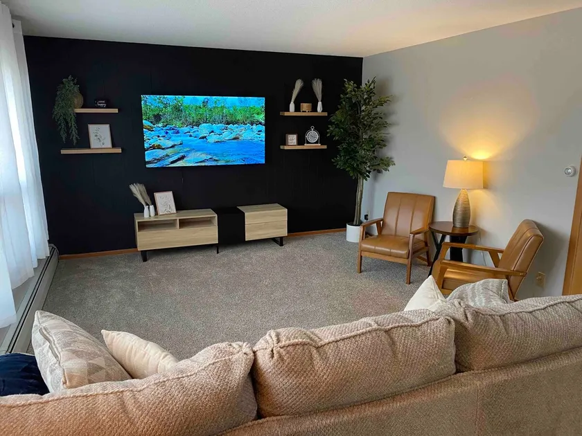 Cozy Living - Centrally Located - Image 1