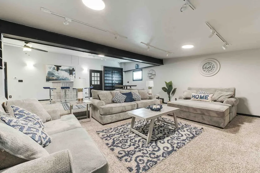 Huge OKC Cabin Home w/ Gameroom, 3 Living Rm & Gym - Image 1