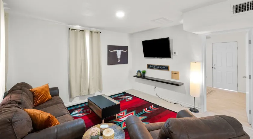 Western Shirley UNIT A - Image 1