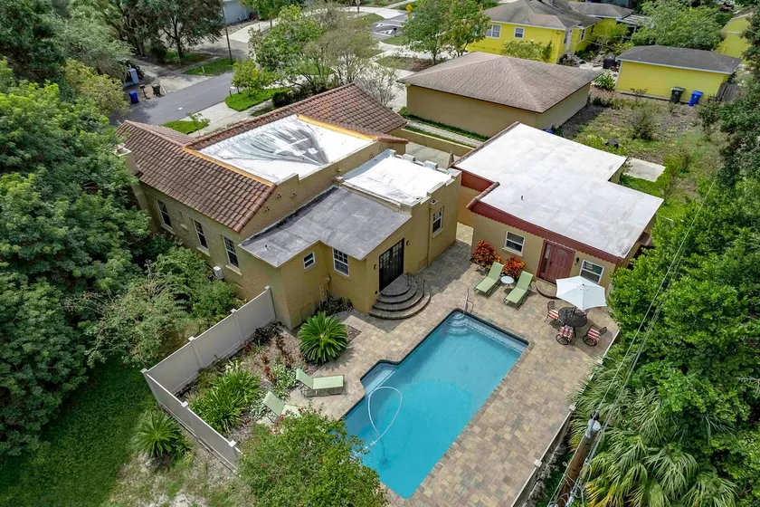 2x Properties + Pool + Pet Friendly - Image 1
