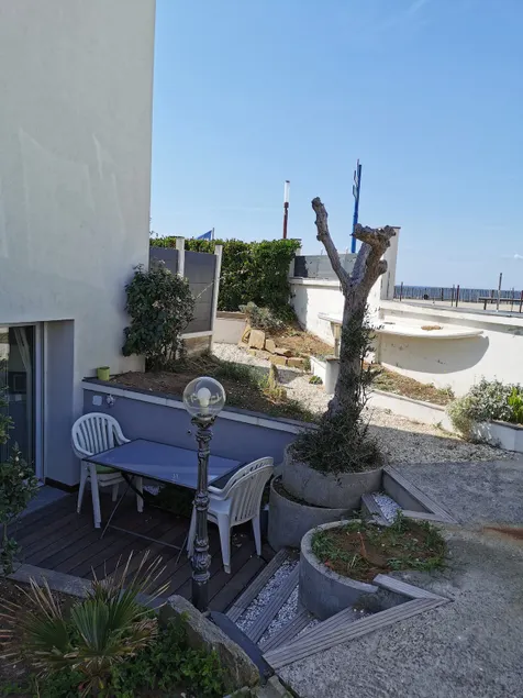 Garden level close to the sea - Image 1