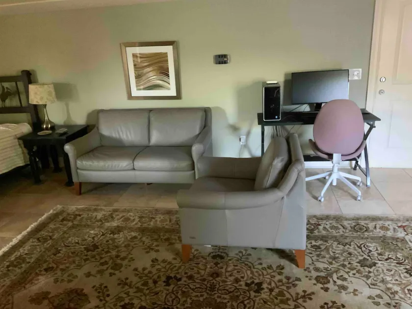 Modern Cozy Suite - Image 1