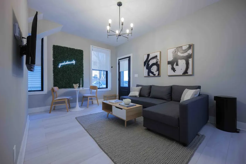 Private 2 Level Apartment with Hot Tub in Tremont - Image 1
