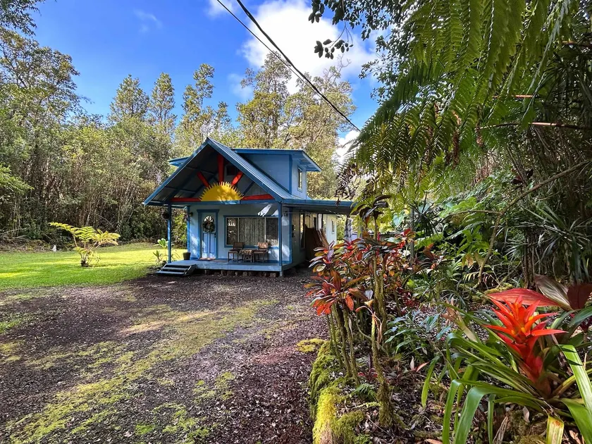 Rainforest Retreat Sun Cottage near Volcano Park - Image 1