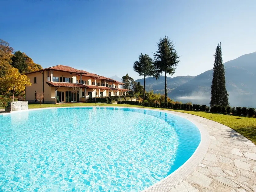 Moderne élégant appartement avec superbe vue sur le lac et un balcon privé - Image 1