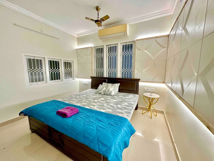 Classic Grey 3bhk fully furnished home - Image 1