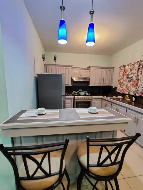 El Carmen Modern Apt, 6 mins from Airport. (Up#2) - Image 1