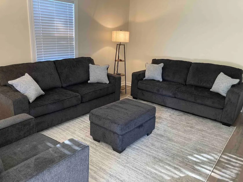 Ideal location - New 3 bedroom home - Image 1