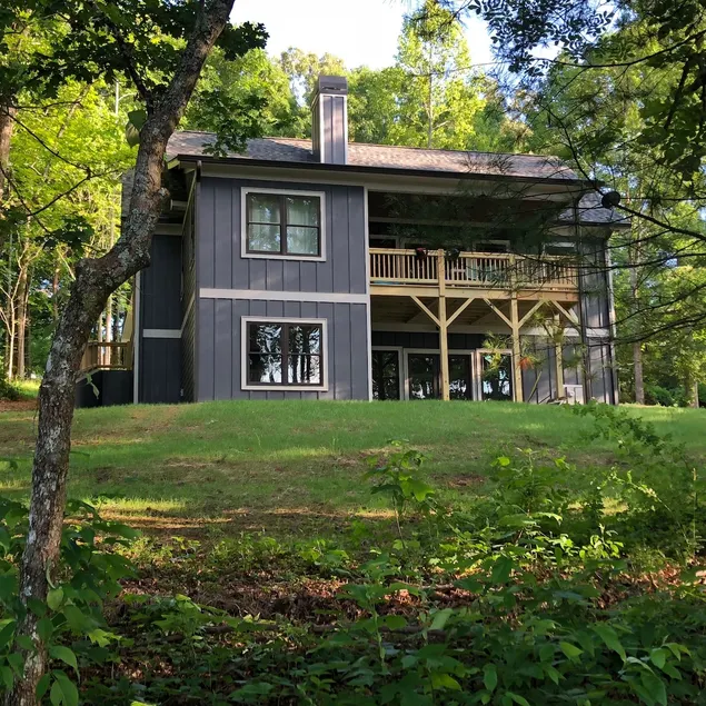 Modern Stuga på Lake Chatuge • Privat Dock • Minuter till Hiawassee • 8 sovplatser - Image 1