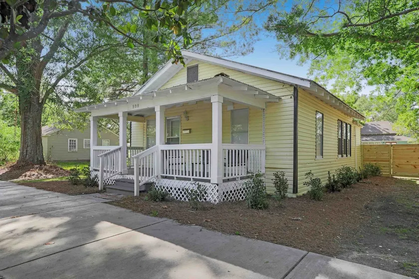 2 bd 1 bath Cottage close to downtown Hattiesburg! - Image 1