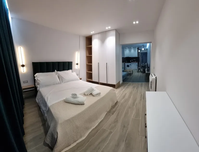 Deluxe apartment bllok - Image 1