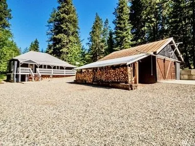 Secluded Hidden Gem. Cabin 4 min to Cle Elum Lake! - Image 1