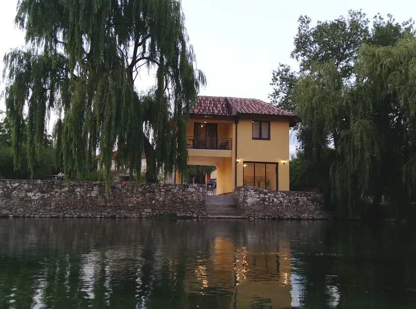 River House Buna - Image 1