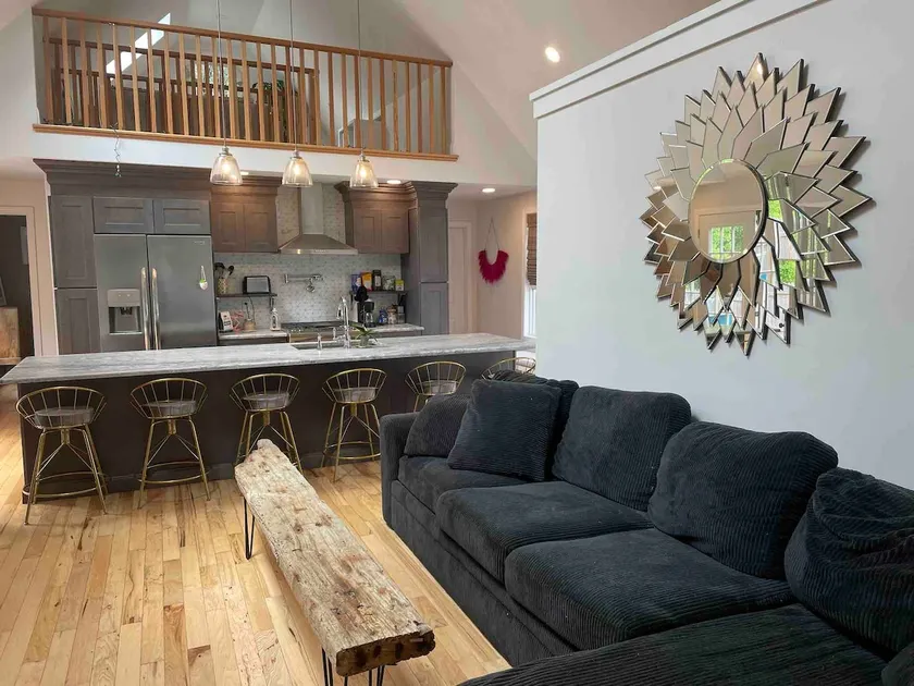 Beach Bungalow - Image 1