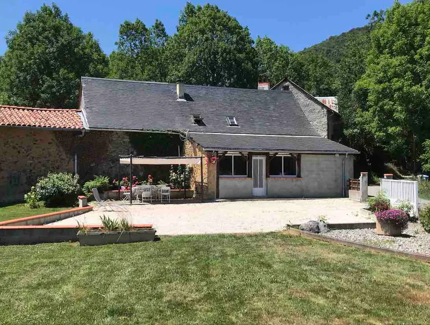 Charming Mountain Barn and its Adventures - Image 1