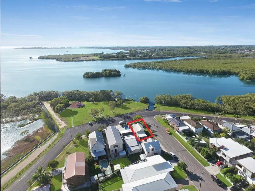 Absolute Waterfront - Image 1
