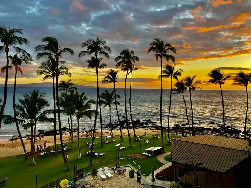 Mana Kai Palms Oceanfront Condo: Keawakapu Beach - Image 1